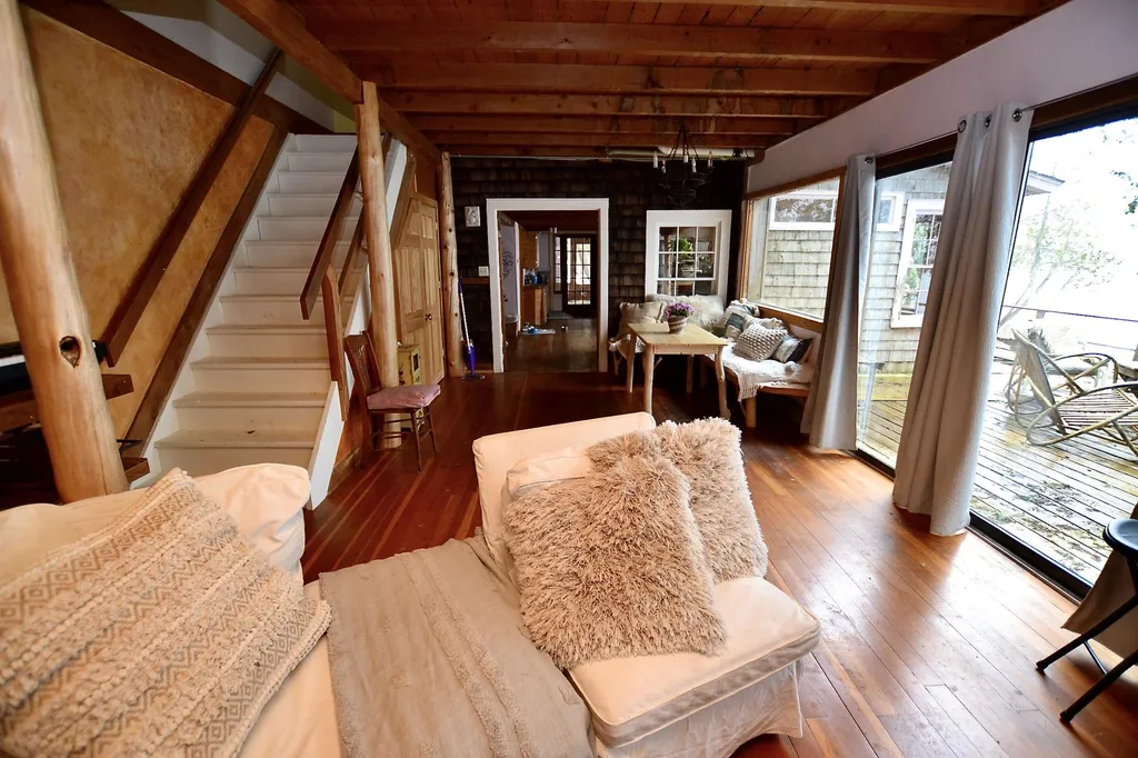 368 Hawkins Bay Lane Ferrisburgh VT 05456