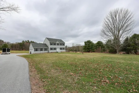 73 Nottingham Road Raymond NH 03077