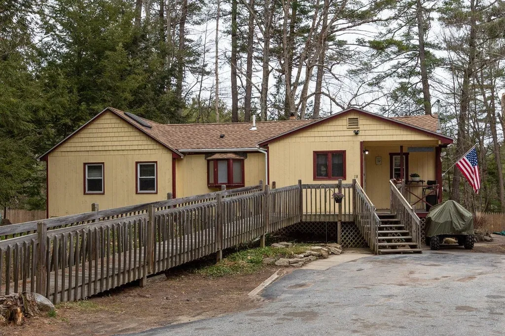 18 Edward Lane Merrimack NH 03054