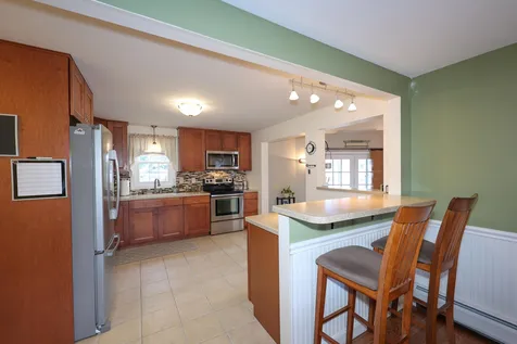 8 Knights Avenue Hooksett NH 03106