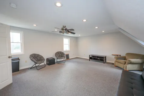 8 Knights Avenue Hooksett NH 03106