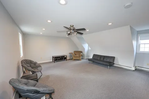 8 Knights Avenue Hooksett NH 03106