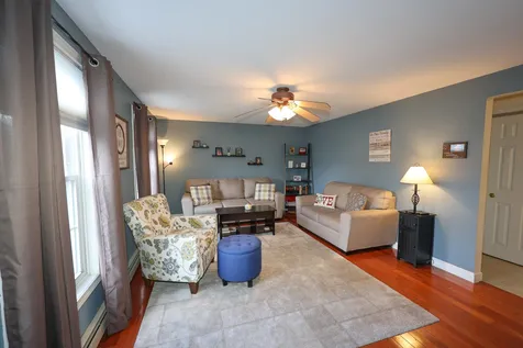 8 Knights Avenue Hooksett NH 03106