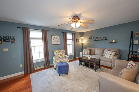 8 Knights Avenue Hooksett NH 03106