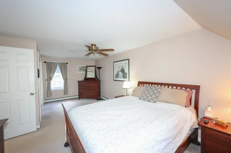 8 Knights Avenue Hooksett NH 03106