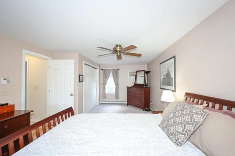 8 Knights Avenue Hooksett NH 03106