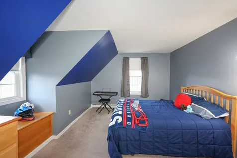 8 Knights Avenue Hooksett NH 03106
