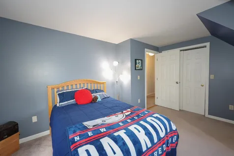 8 Knights Avenue Hooksett NH 03106