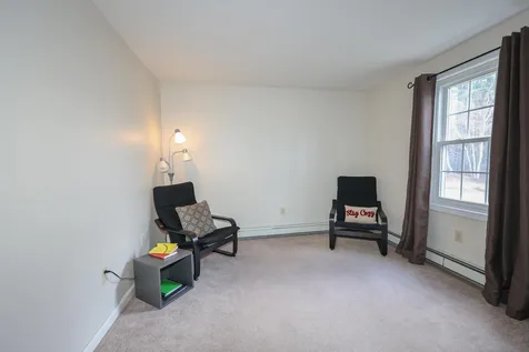 8 Knights Avenue Hooksett NH 03106