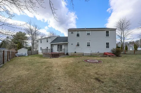 8 Knights Avenue Hooksett NH 03106