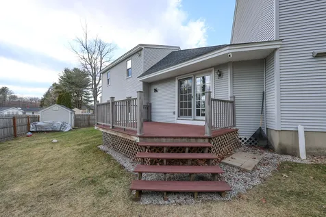 8 Knights Avenue Hooksett NH 03106