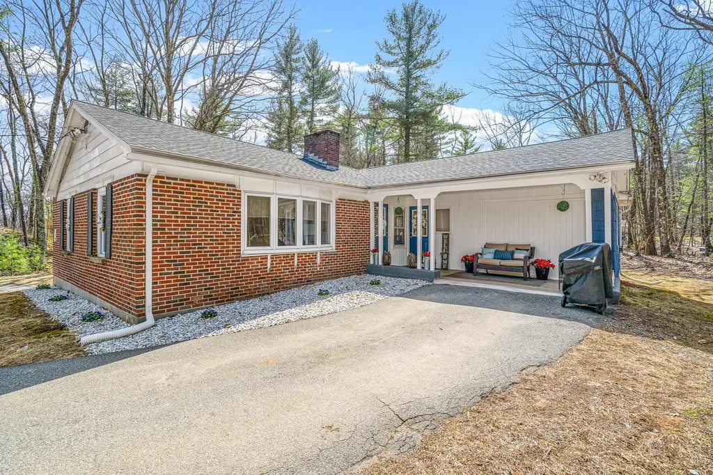 319 Windham Road Pelham NH 03076