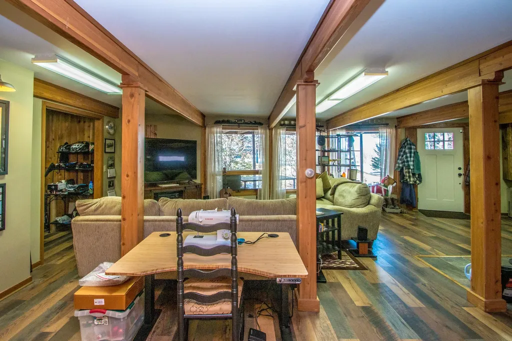 1530 Route 3 North Carroll NH 03598