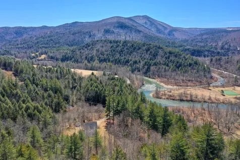2238 Blackmer Boulevard Stockbridge VT 05772