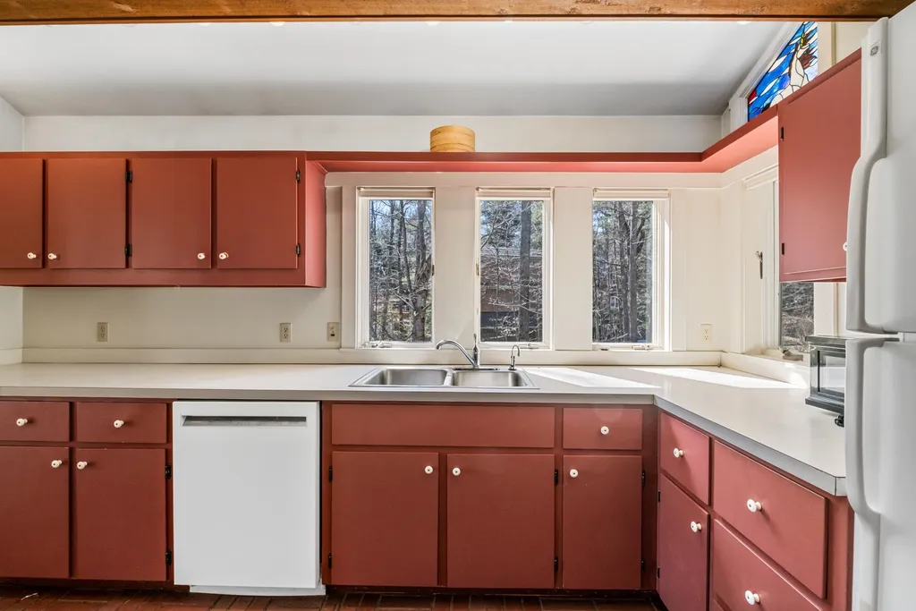 1341 Little Sunapee Road New London NH 03257