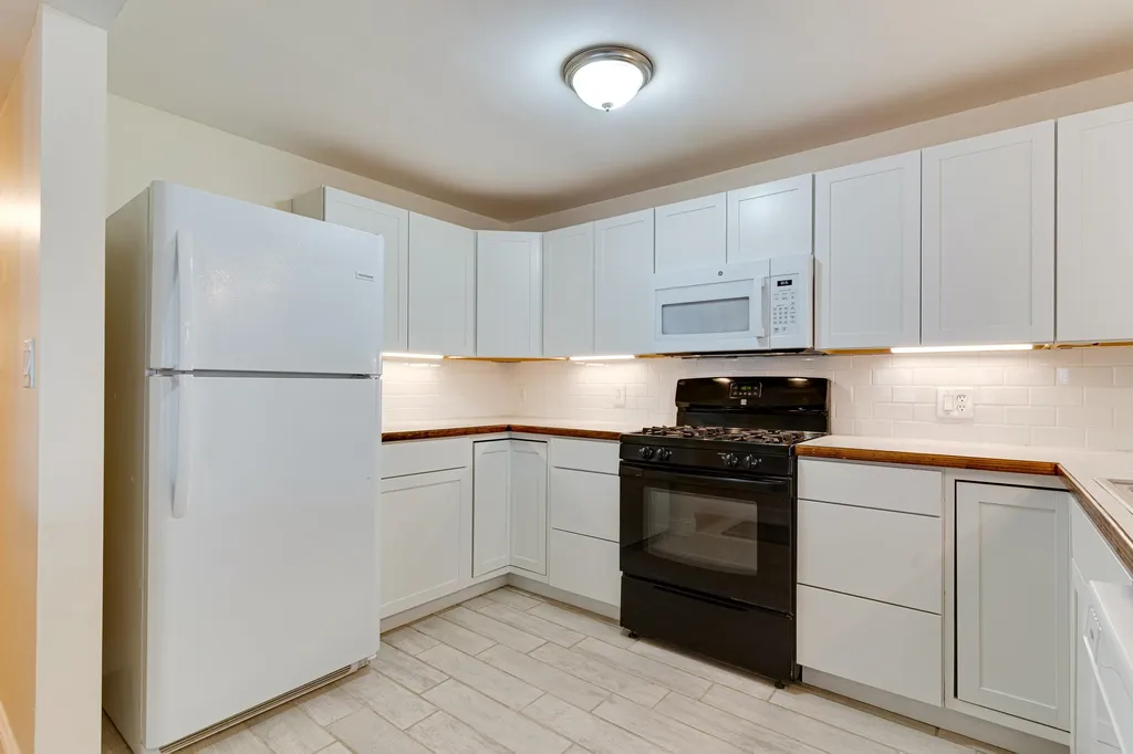 1 Bunker Lane Madbury NH 03823