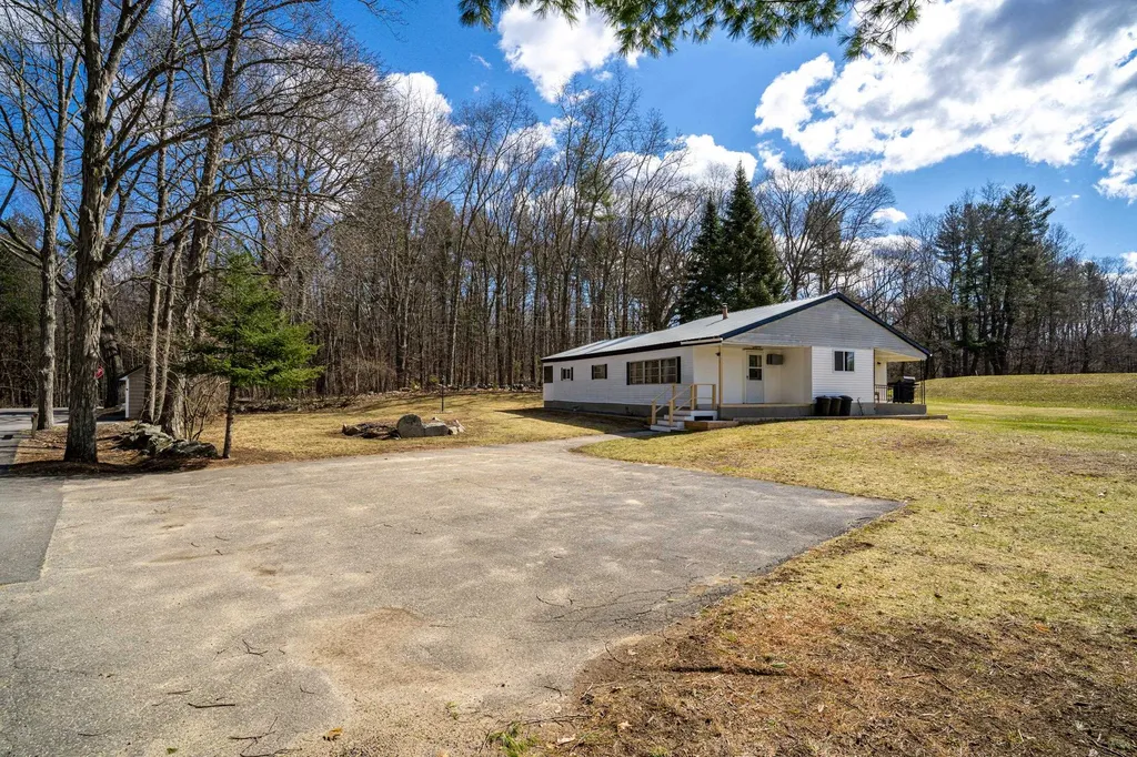 1 Bunker Lane Madbury NH 03823