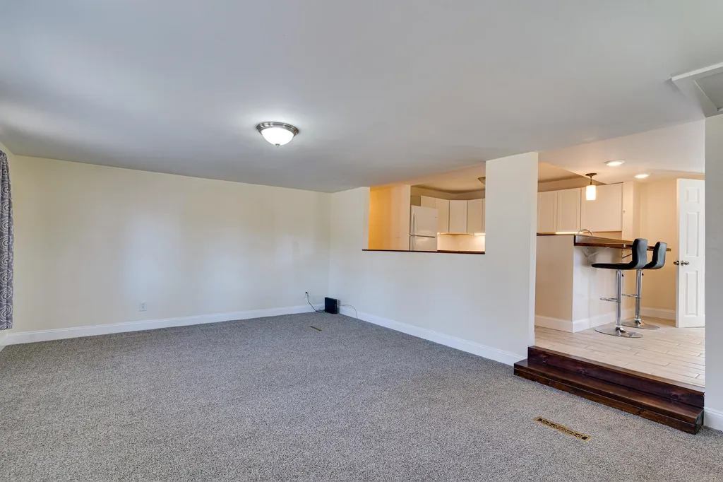 1 Bunker Lane Madbury NH 03823