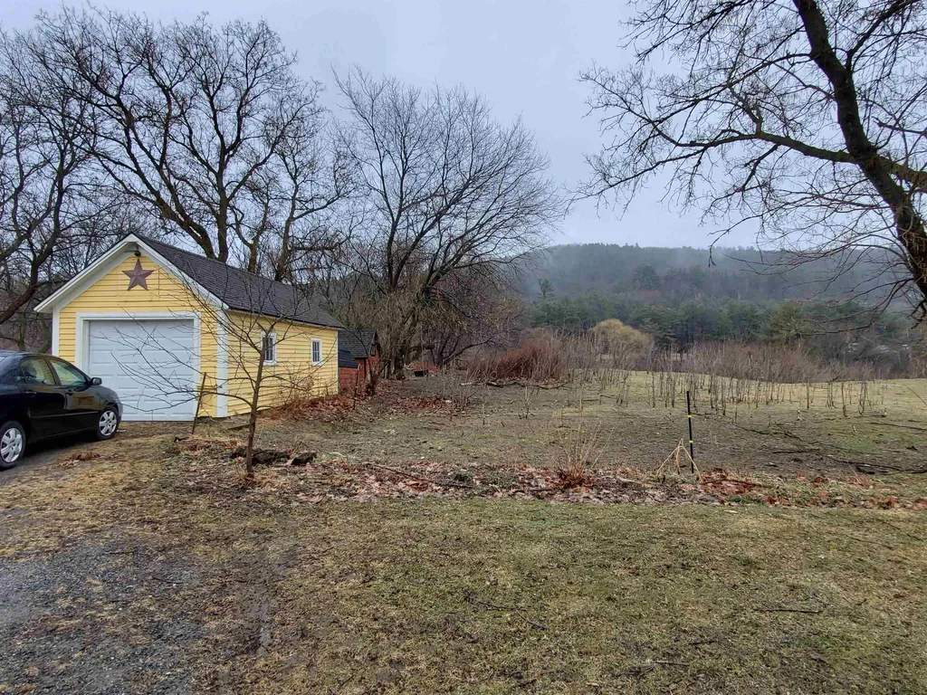 95 Windsor Road Claremont NH 03743