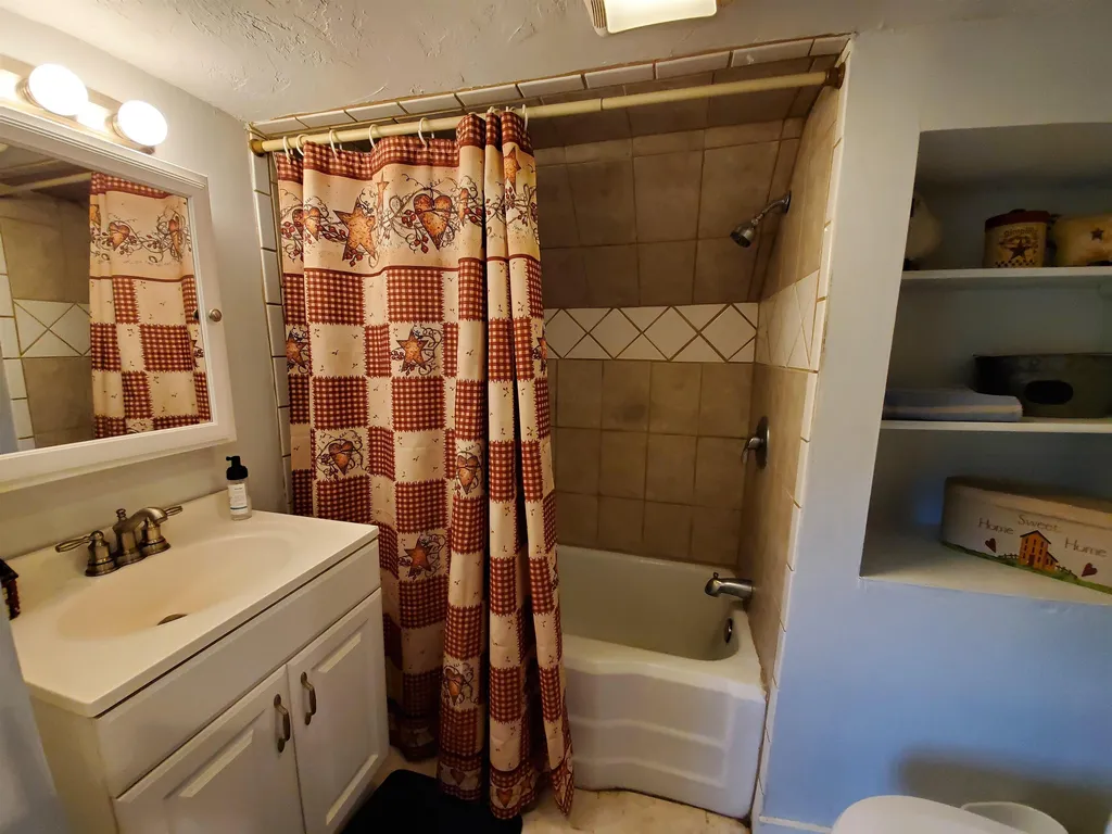 95 Windsor Road Claremont NH 03743