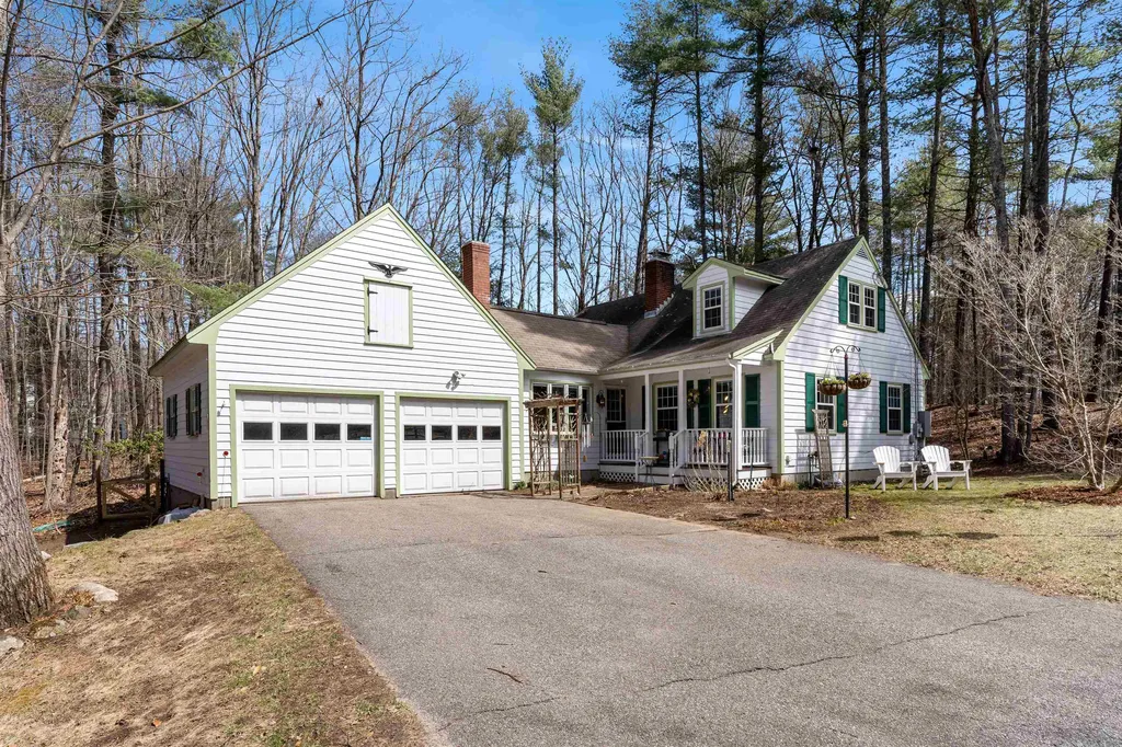 12 Beaver Brook Circle Amherst NH 03031