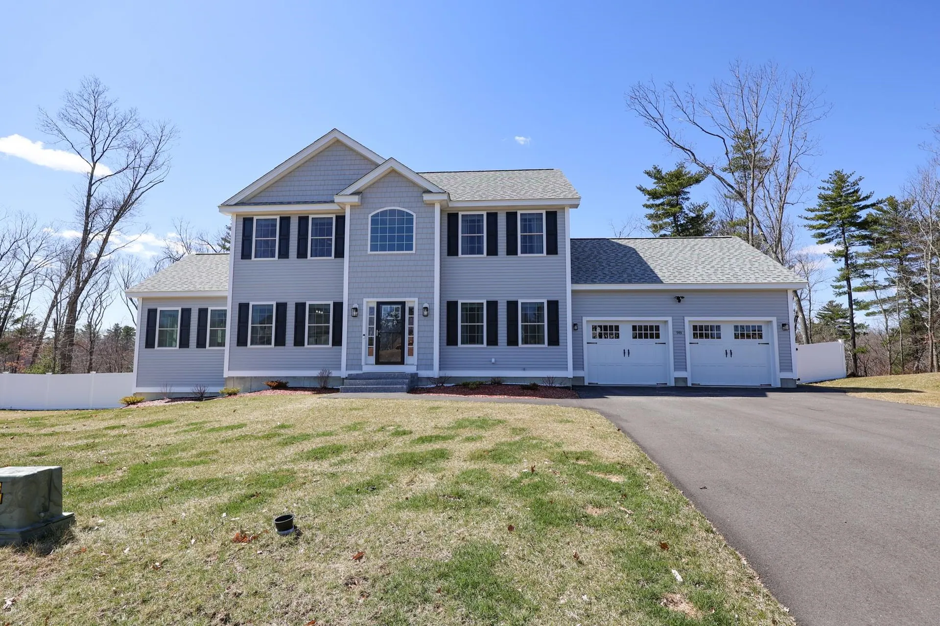 98 Standish Lane Hudson NH 03051