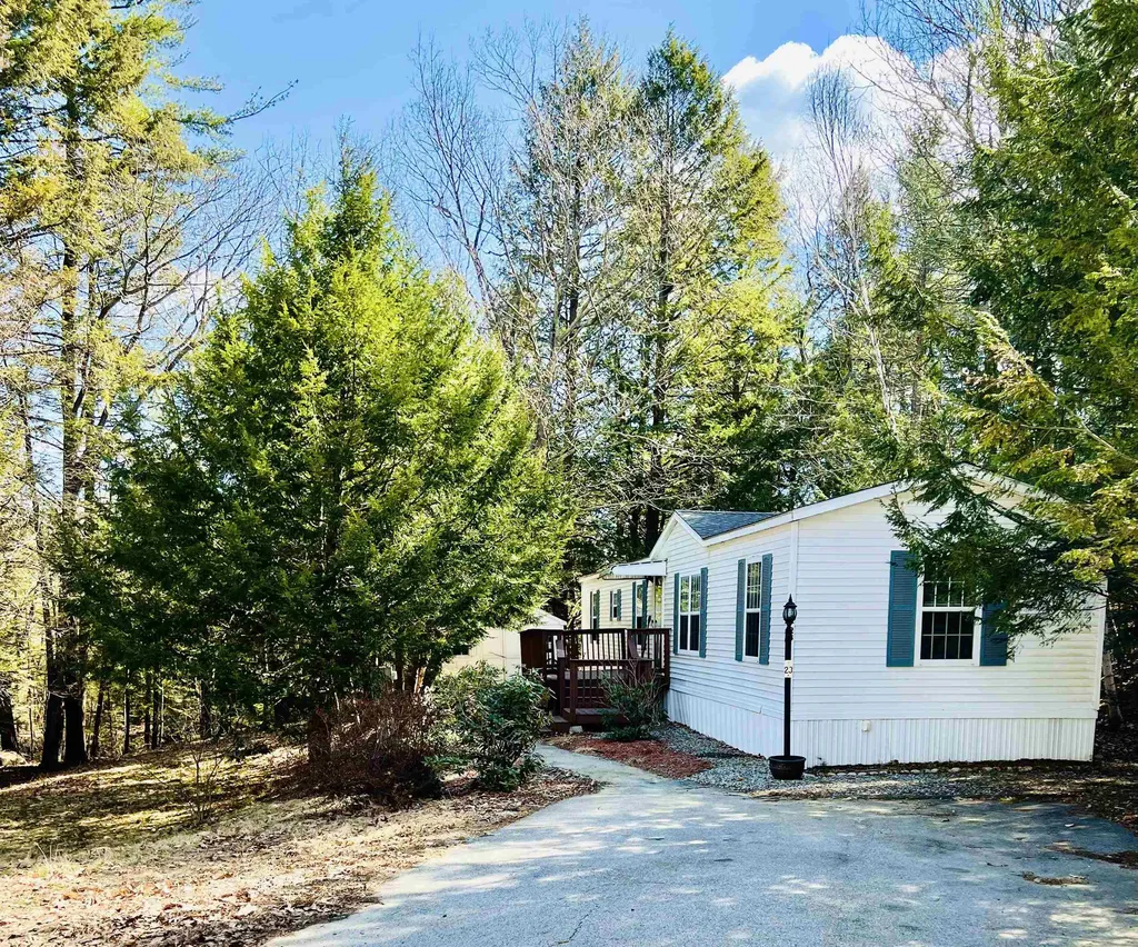 23 Englewood Drive Raymond NH 03077
