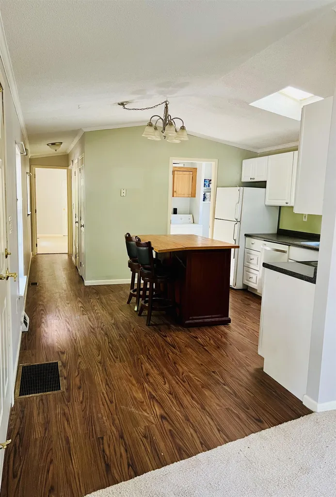 23 Englewood Drive Raymond NH 03077