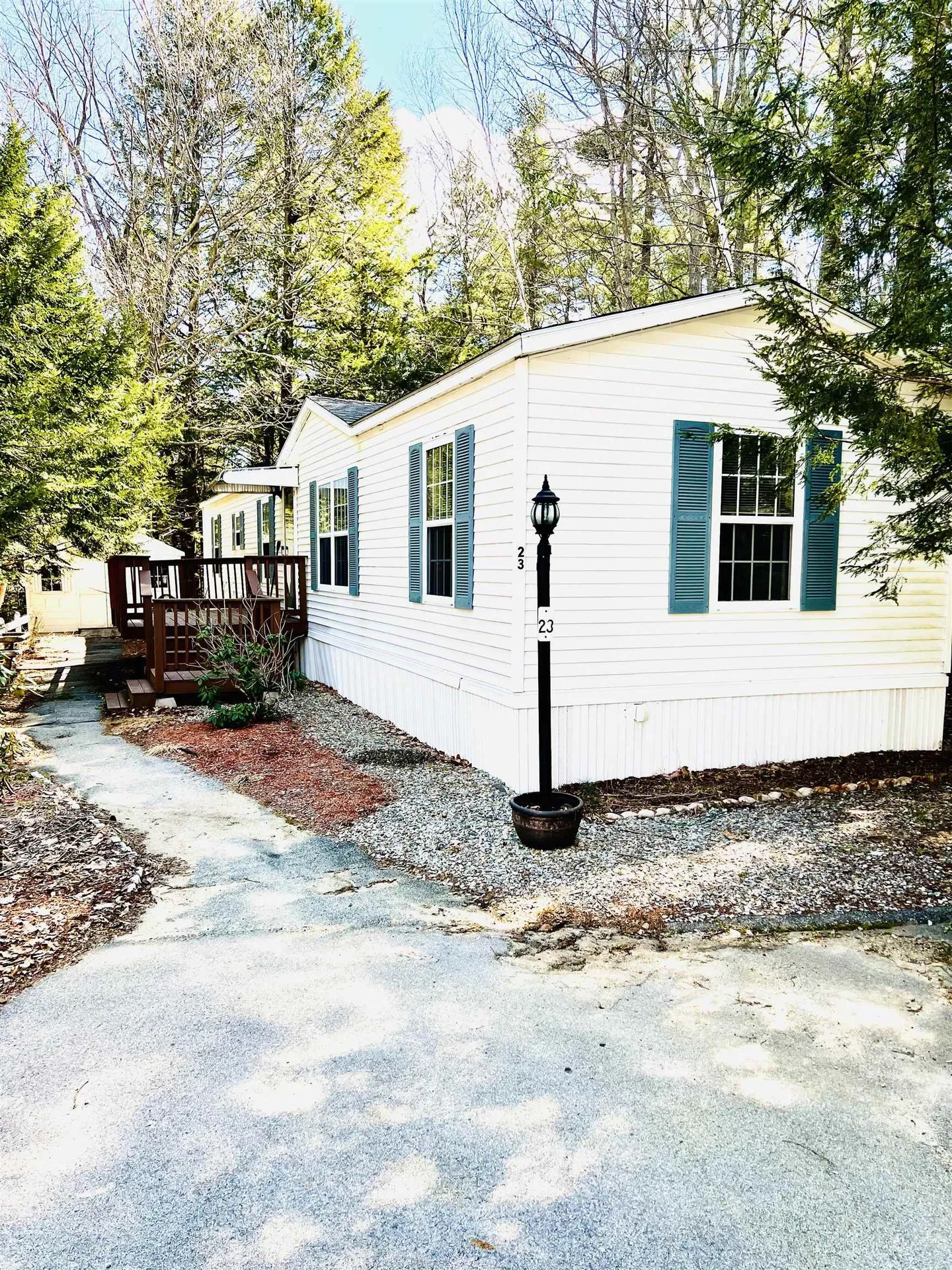 23 Englewood Drive Raymond NH 03077