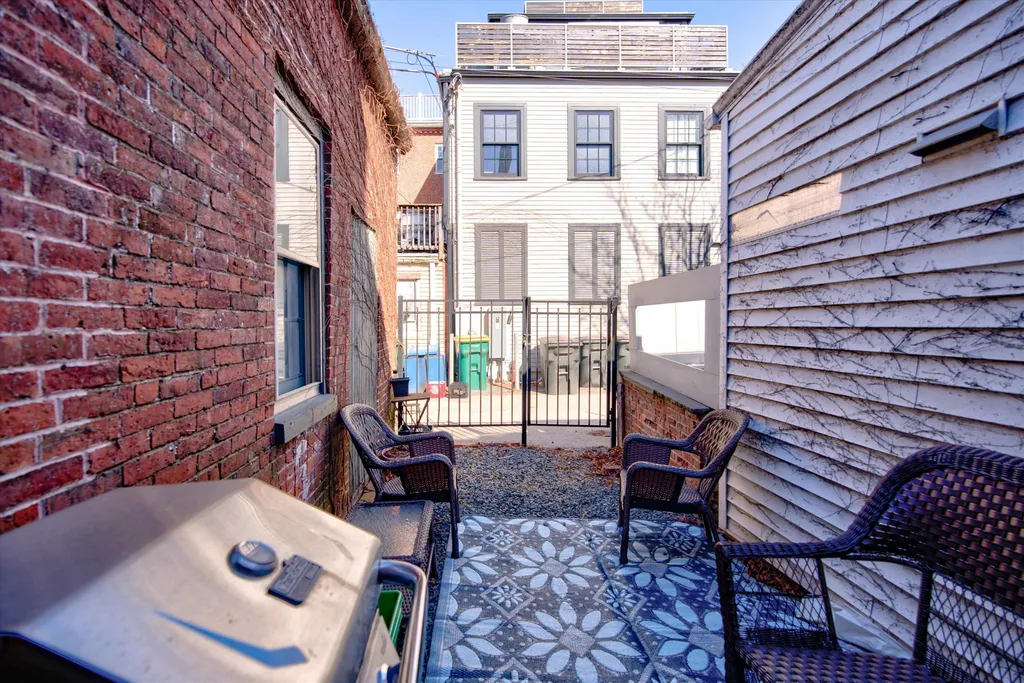 9 Sheafe Street Portsmouth NH 03801