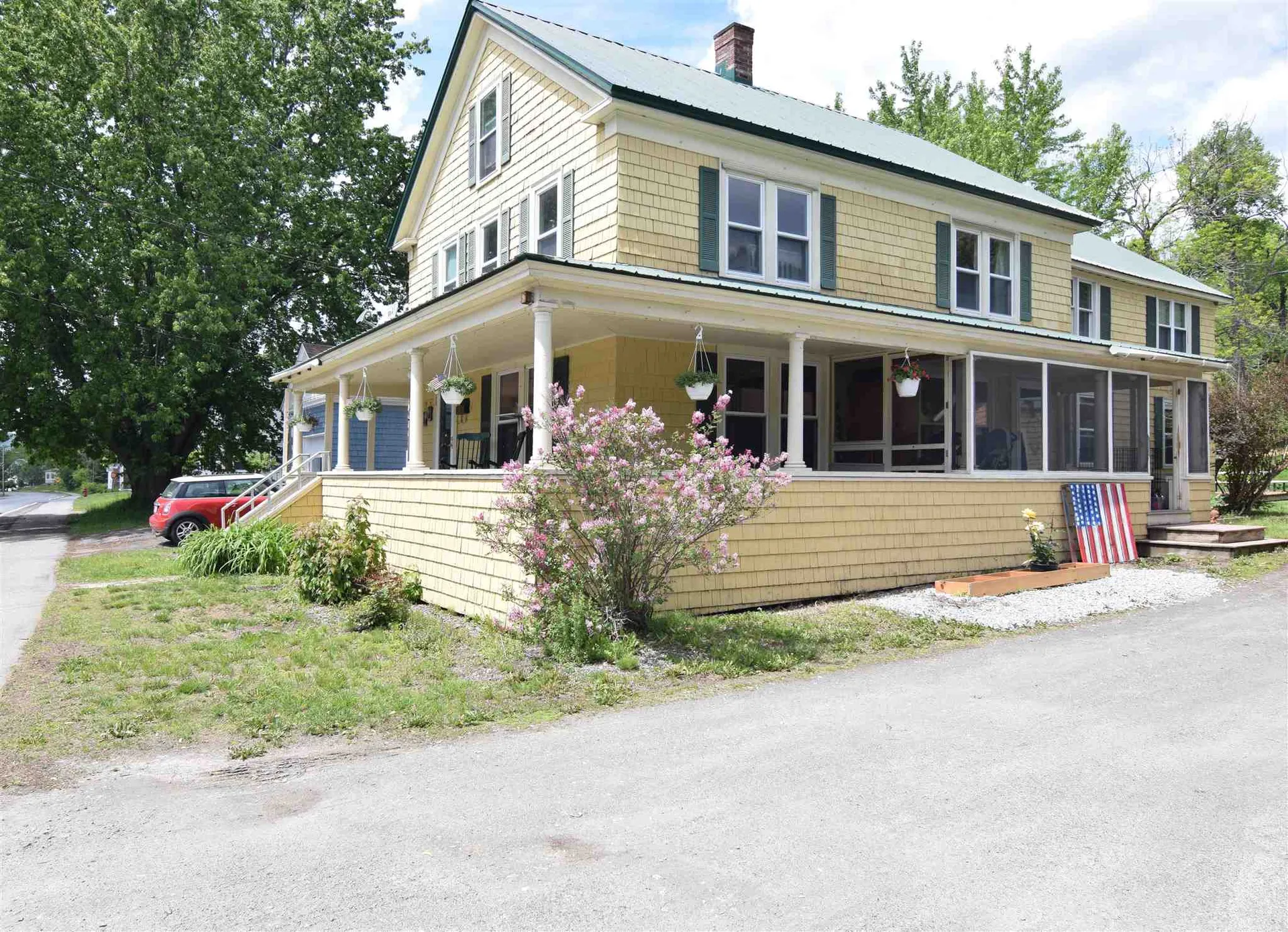98 Middle Street Lancaster NH 03584