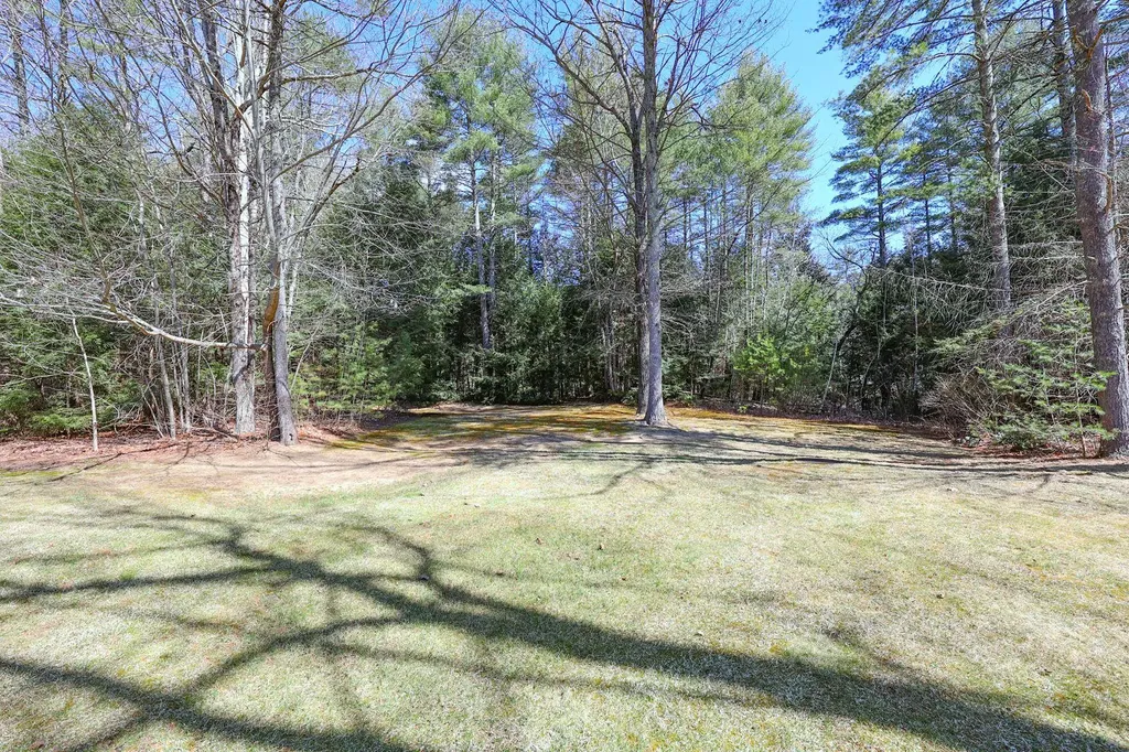 23 Edgewood Run Amherst NH 03031
