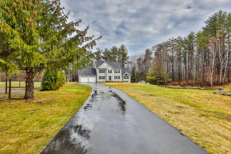 39 Bedford Road New Boston NH 03070