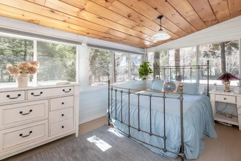 5 Cove Way New Hampton NH 03256