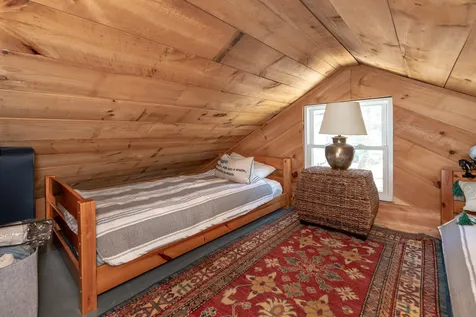 5 Cove Way New Hampton NH 03256