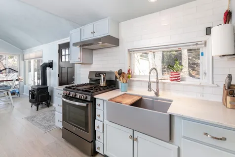 5 Cove Way New Hampton NH 03256