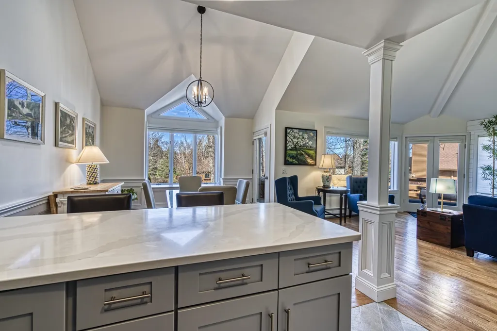 19 Overlook At Indian Cave Sunapee NH 03782