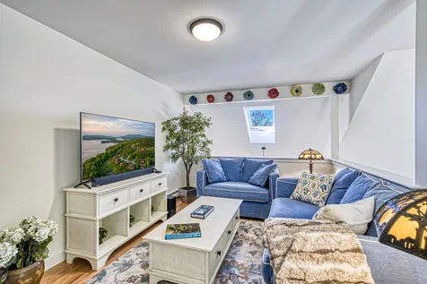 19 Overlook At Indian Cave Sunapee NH 03782