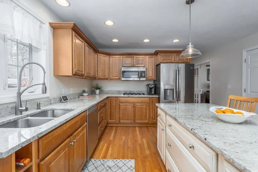211 Oak Hill Road Barrington NH 03825