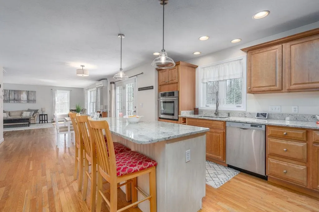 211 Oak Hill Road Barrington NH 03825