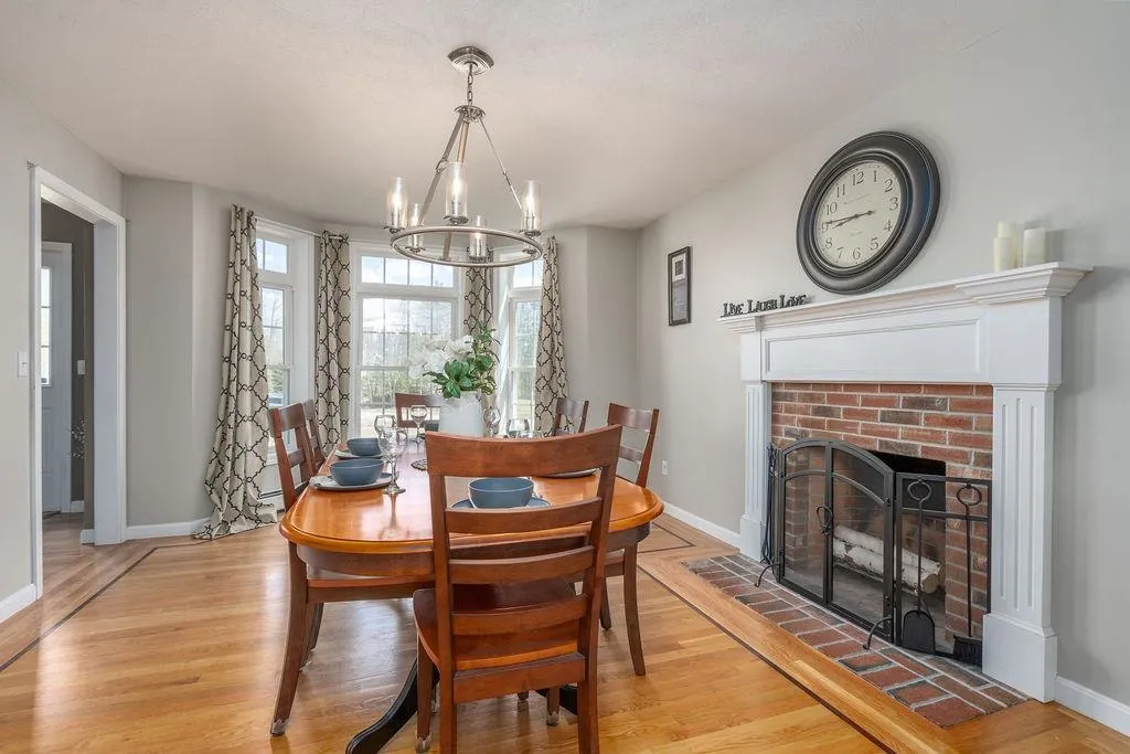 211 Oak Hill Road Barrington NH 03825