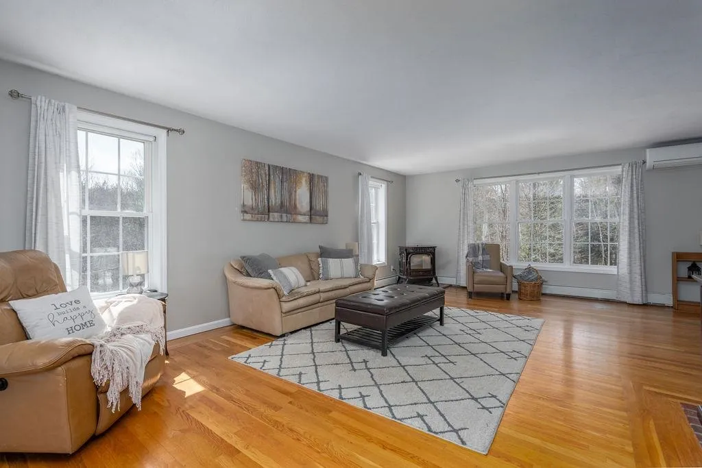 211 Oak Hill Road Barrington NH 03825