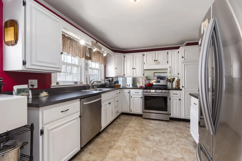 106 Oak Street Rollinsford NH 03869