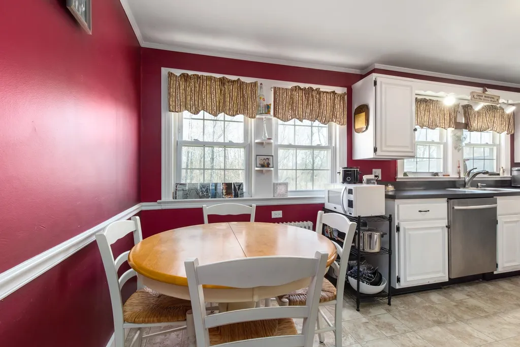 106 Oak Street Rollinsford NH 03869