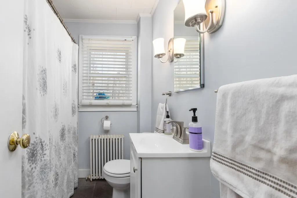 106 Oak Street Rollinsford NH 03869