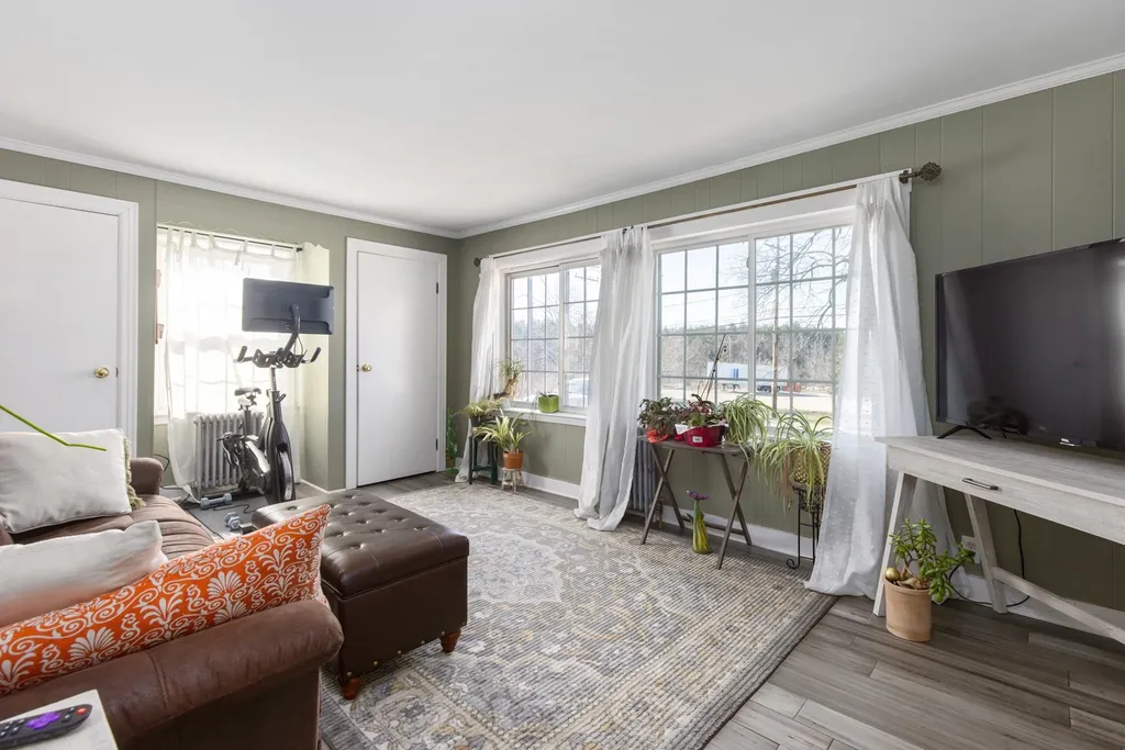 106 Oak Street Rollinsford NH 03869