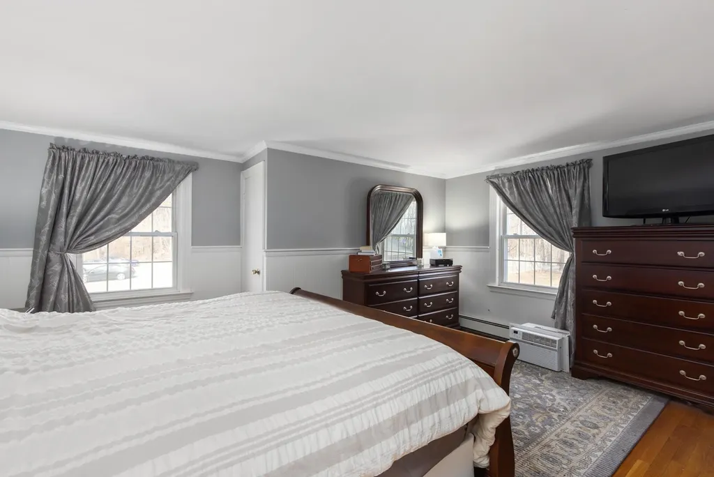 106 Oak Street Rollinsford NH 03869