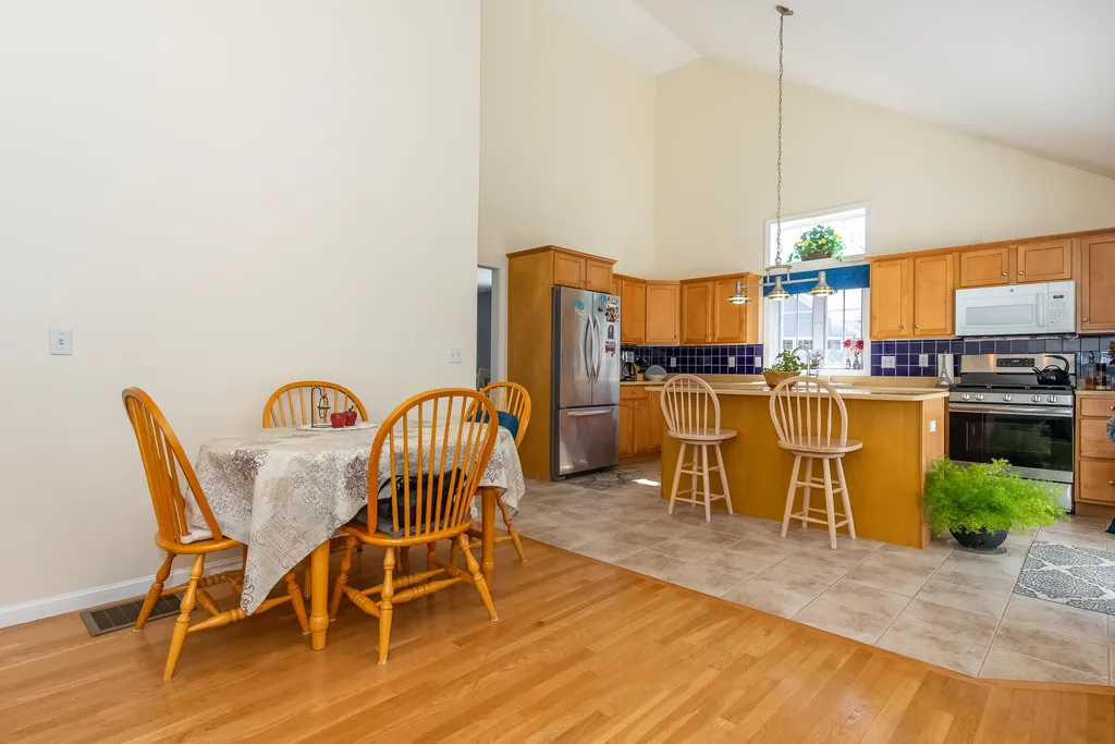 14 Saint Andrews Circle Dover NH 03820