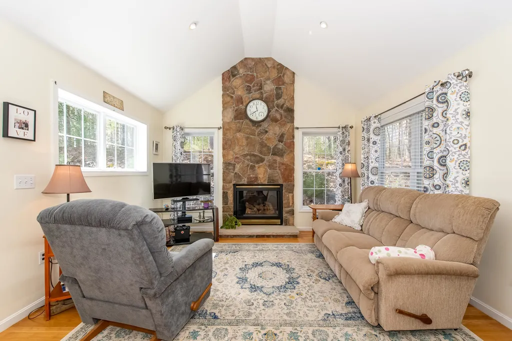 14 Saint Andrews Circle Dover NH 03820