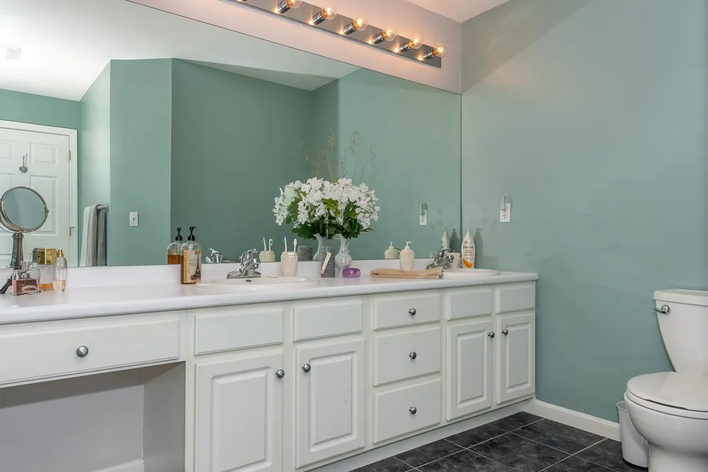 14 Saint Andrews Circle Dover NH 03820